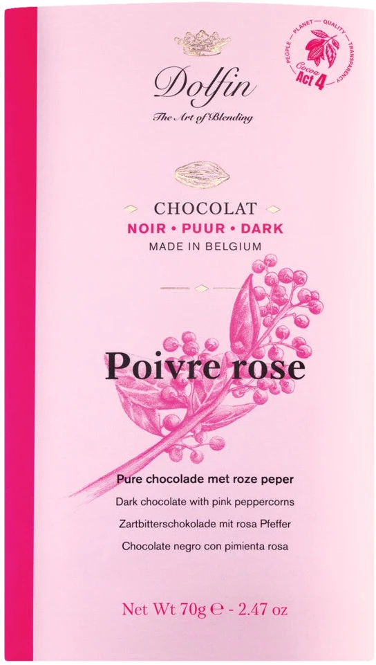 Dunkle Schokoladentafel mit rosa Pfeffer in tabakbeutelförmiger Verpackung mit Aromaversiegelung.