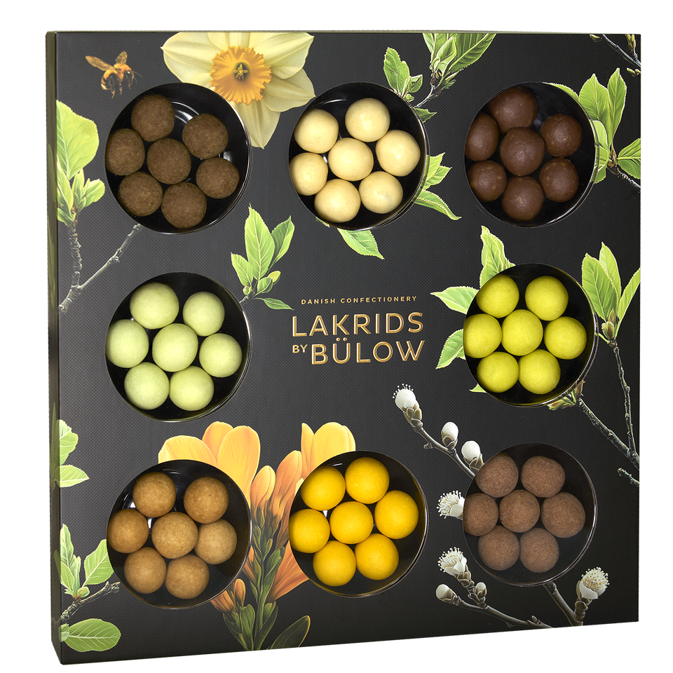 Lakrids by Bülow Spring Selection Box – dekorativ angeordnete Frühjahrs-Lakritzen-Auswahl in einer eleganten Geschenkbox