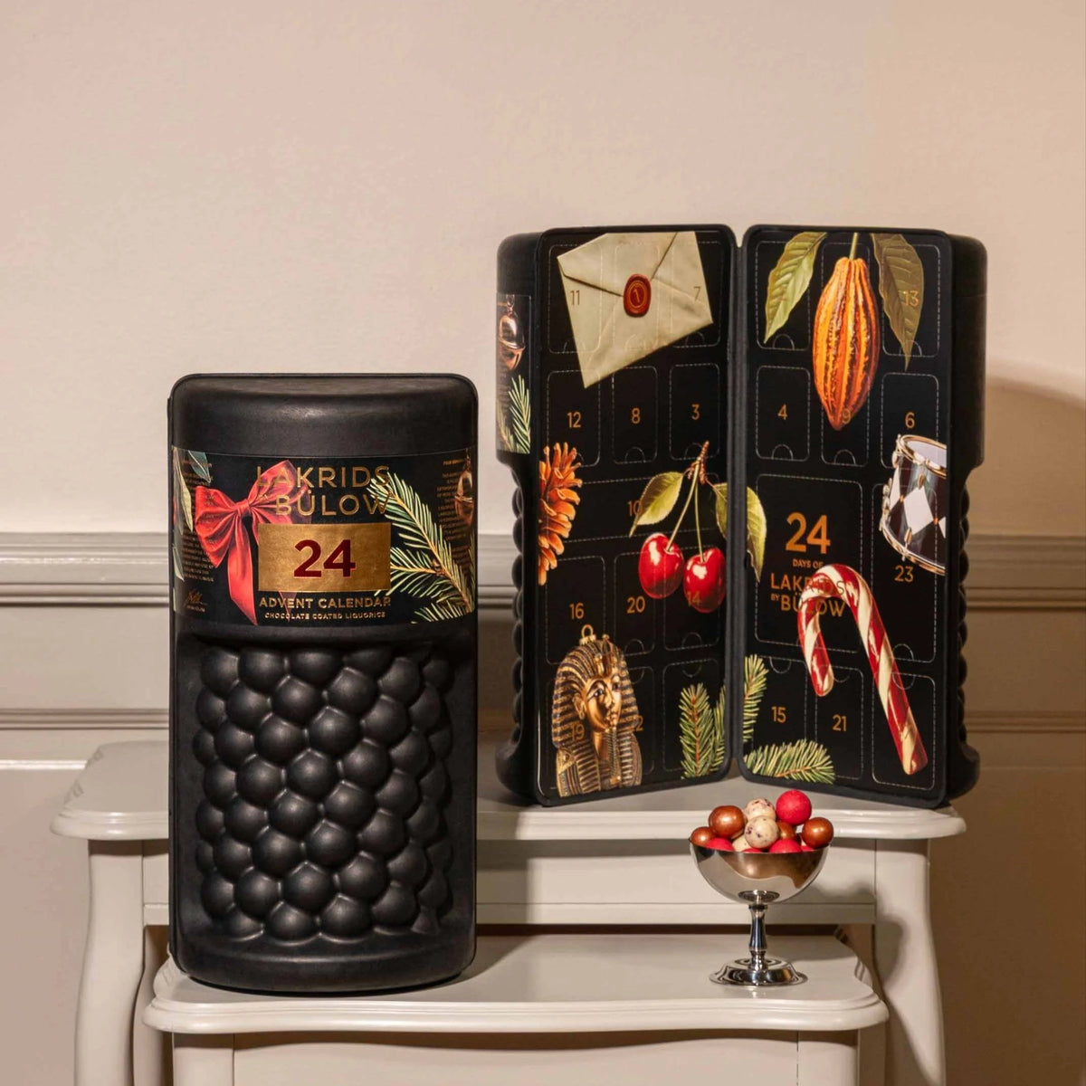 Lakrids by Bülow Large Advent Calendar 2026: 24 little doors with chocolate-liquorice pralines in various flavours.