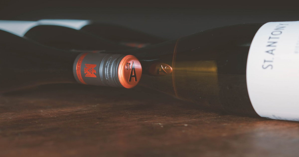 Weingut St. Antony am Roten Hang in Rheinhessen, bekannt für biodynamisch erzeugte Rieslinge.